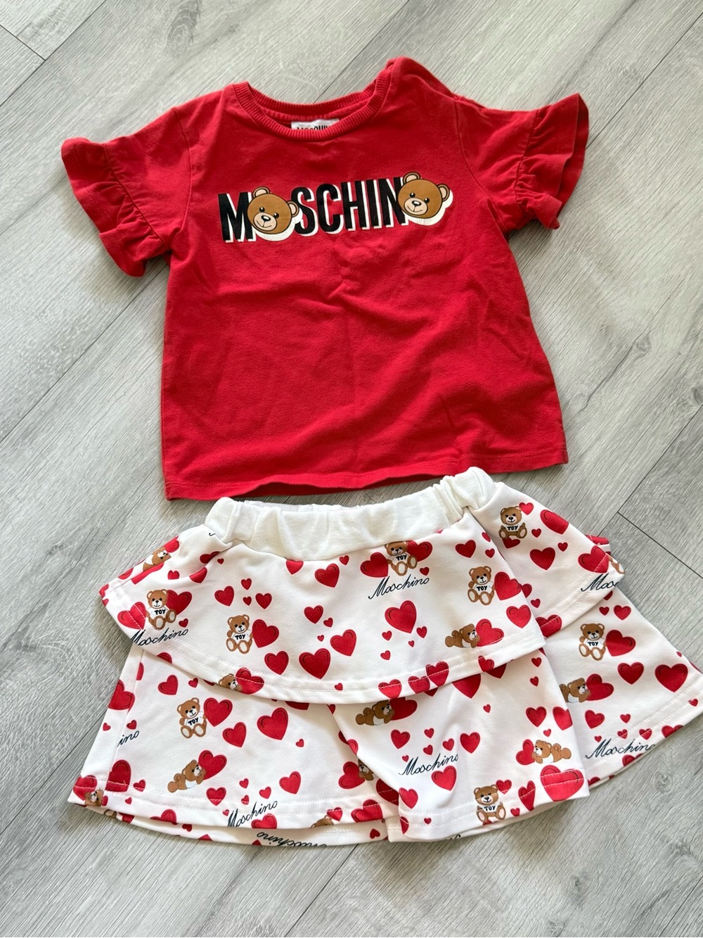 Moschino Red Tee and Heart Print Skirt Set size 3t